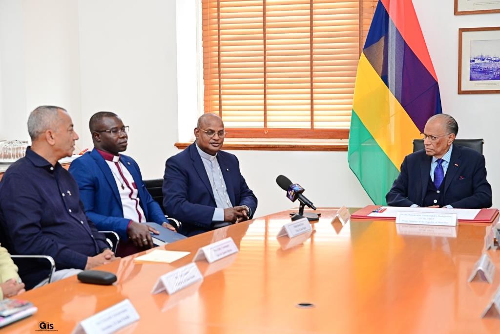 PM Ramgoolam remits funds for the rehabilitation of St Jean cemetery